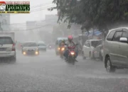 BMKG Keluarkan Peringatan Dini Cuaca Ekstrem di Sejumlah Wilayah Sumbar