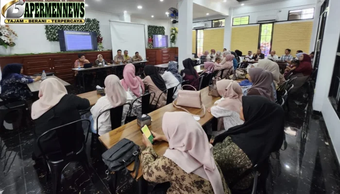 BPKN RI dan BAPERMEN Gelar Fasilitasi Pertemuan Konsumen di Padang, 34 Peserta Ikuti Edukasi Perlindungan Konsumen