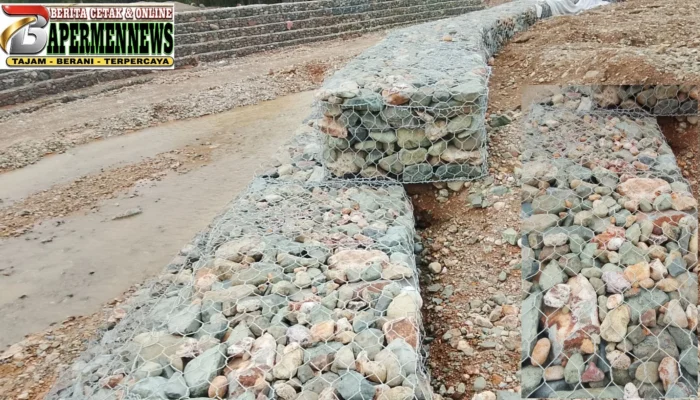 Diduga Dikerjakan Asal Jadi, Proyek Batu Bronjong di Kuranji Disorot: Papan Informasi Tak Ditemukan